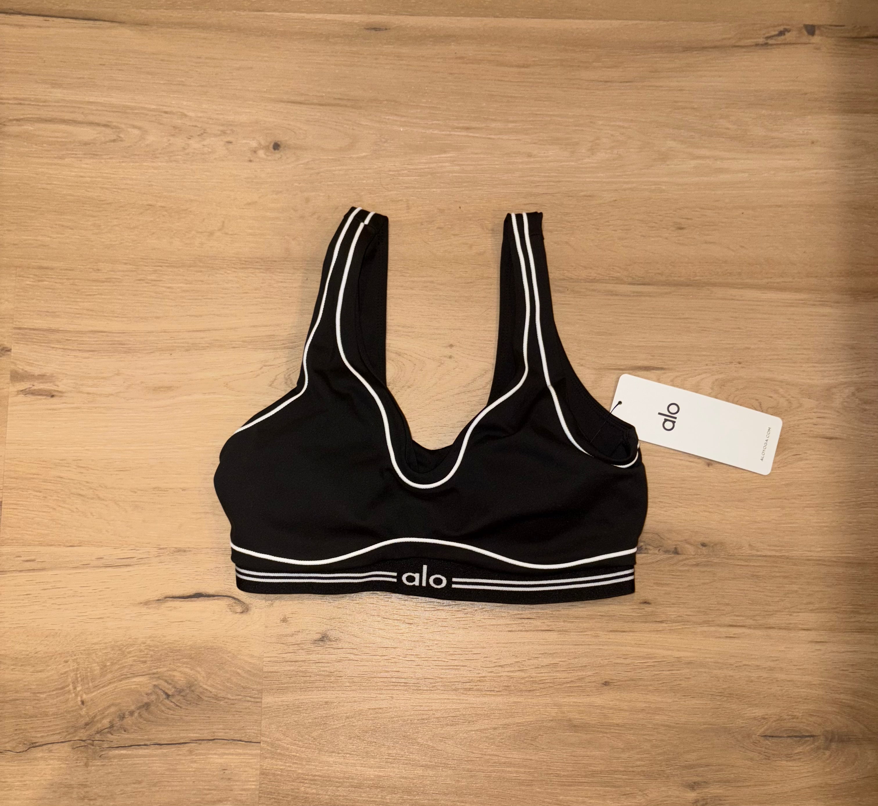 Alo Yoga Airbrush Heart Throb Bra